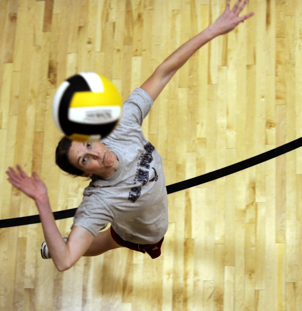 volleyball only score when serving